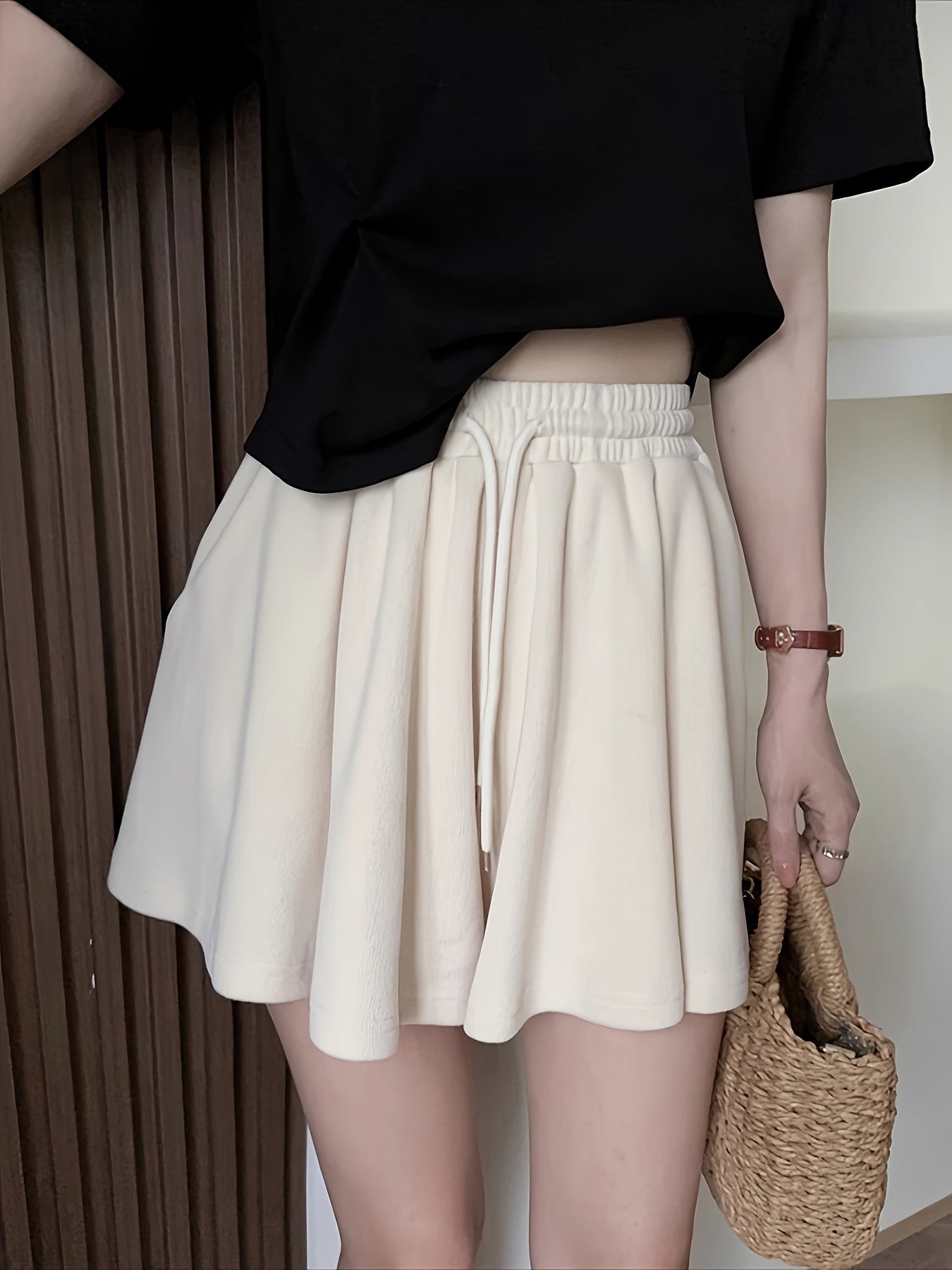 Apricot loose shorts